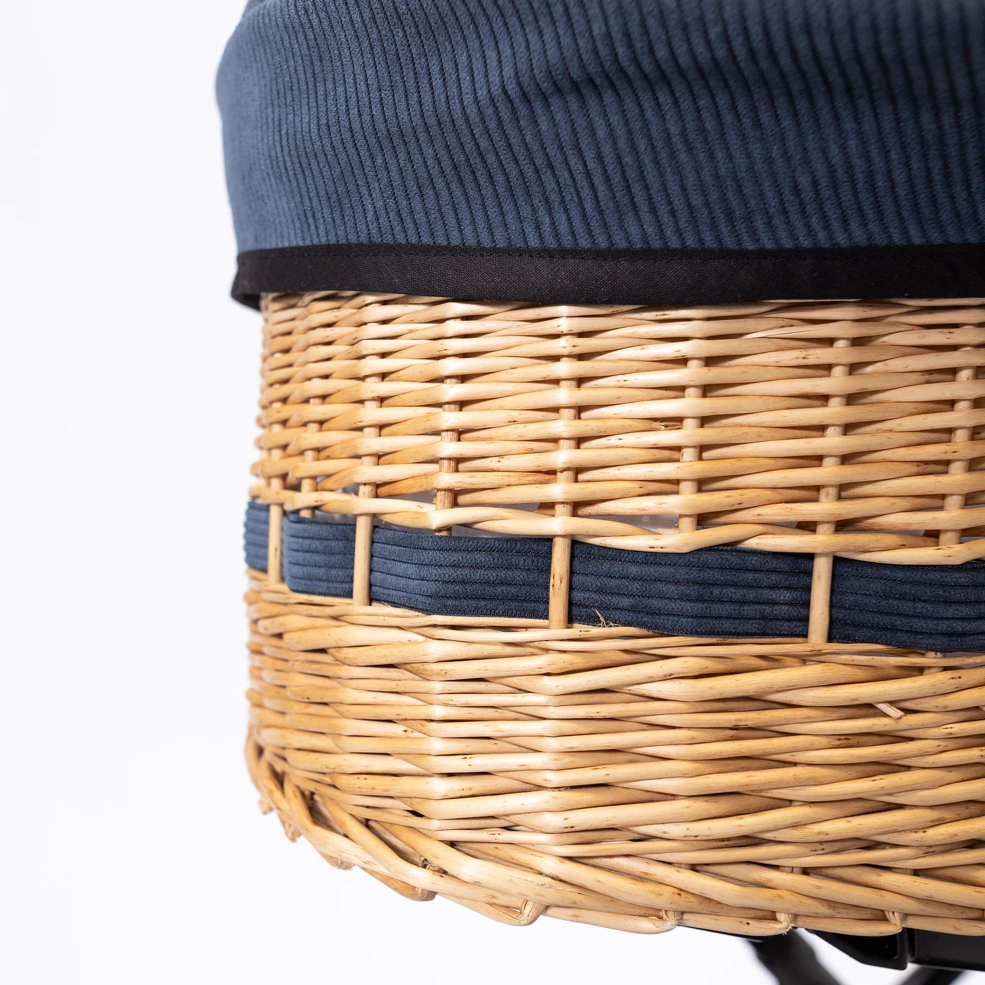 Korbkinderwagen "Litus"  Blauer Cordstoff mit 81cm Liegefläche - Handgeflochten - 100% Naturweide - mit Riemenfederung - 14 Zoll Räder -