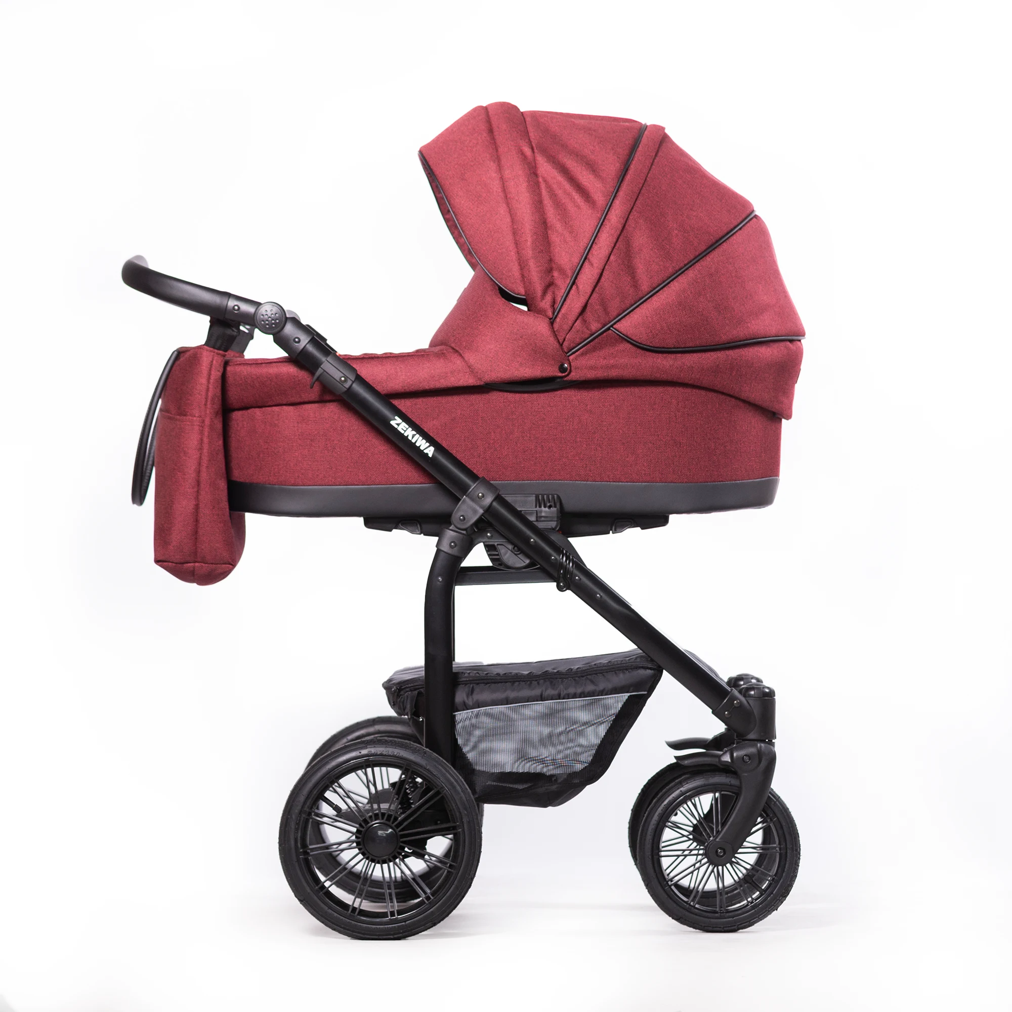 Kinderwagen "Waldbeere" Konfigurationswagen Saturn Royal / Touring Max - XXL Wanne mit 81cm Liegefläche - inkl. Sportwagenaufsatz und Wickeltasche Kinderwagen "Waldbeere" Konfigurationswagen Saturn Royal / Touring Max - XXL Wanne mit 81cm Liegefläche - inkl. Sportwagenaufsatz und Wickeltasche