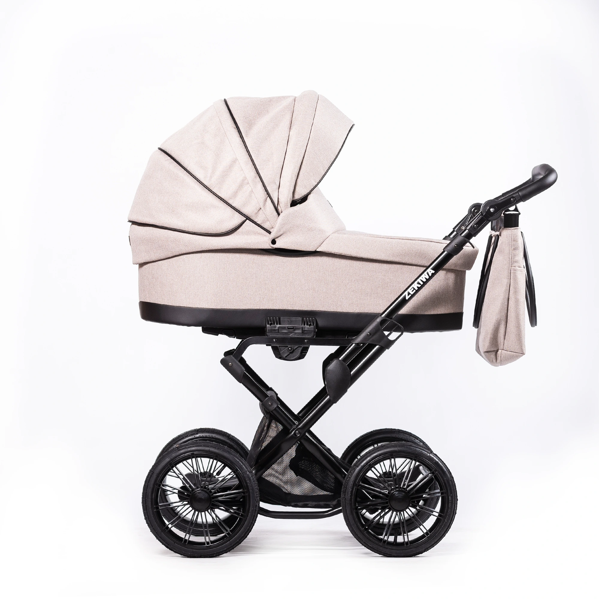Kinderwagen "Perle" Touring Max 12Zoll Lufträder - XXL Wanne mit 81cm Liegefläche - inkl. Sportwagenaufsatz und Wickeltasche Kinderwagen "Perle" Touring Max 12Zoll Lufträder - XXL Wanne mit 81cm Liegefläche - inkl. Sportwagenaufsatz und Wickeltasche