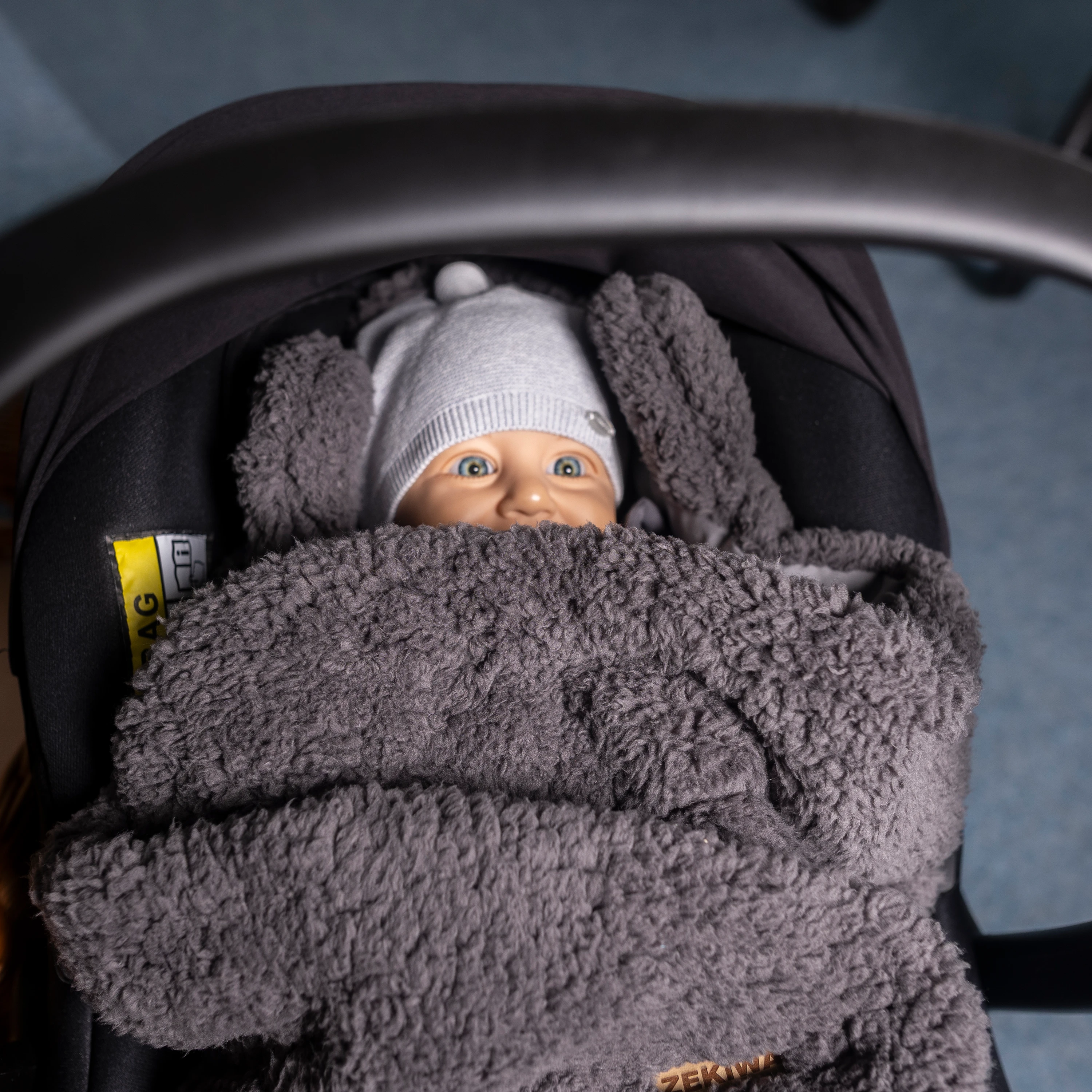 Einschlagdecke Teddy Dunkelgrau- für Kinderwagen und Babyschale geeignet -  
