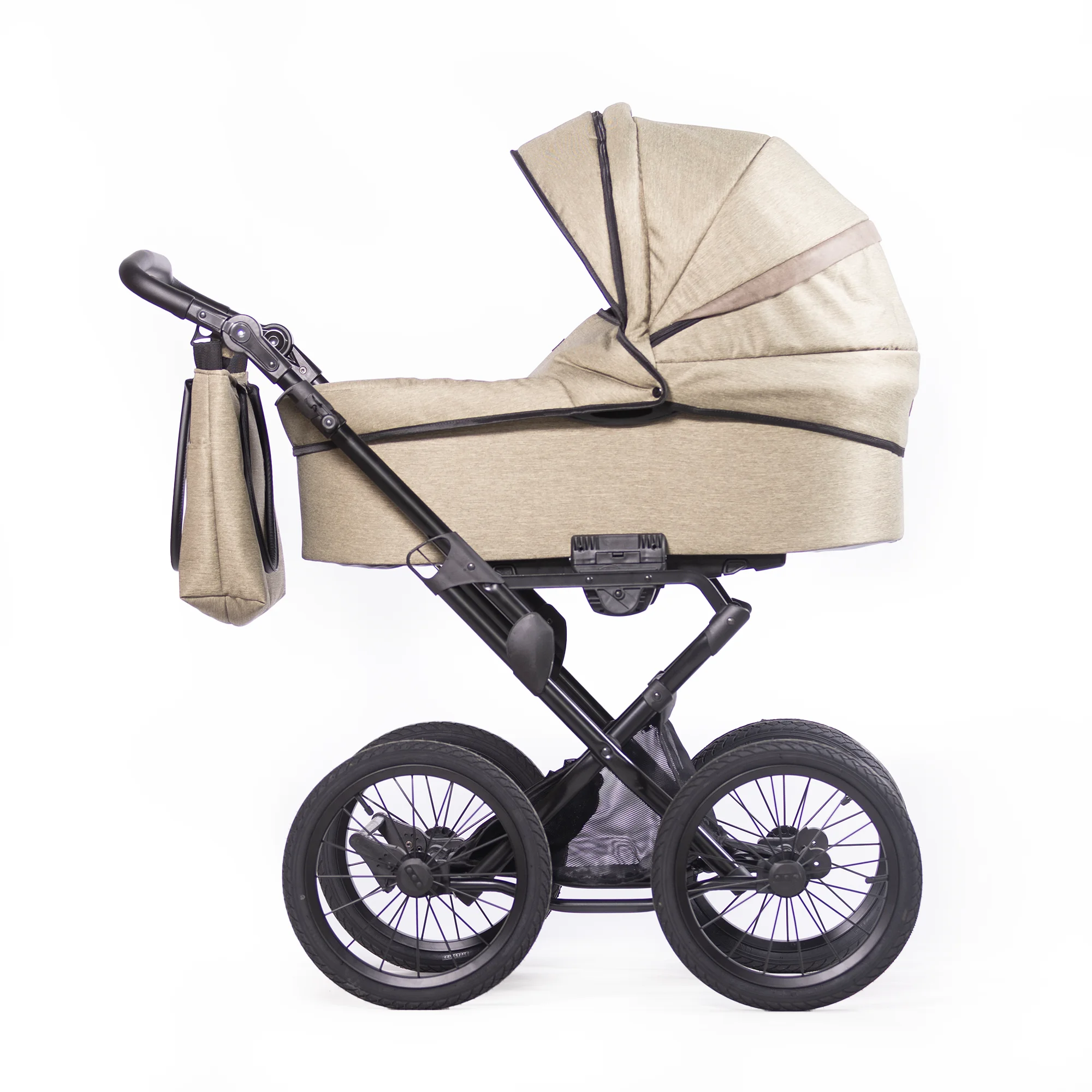 Kinderwagen "Green Black" Touring Max 12Zoll Gelräder - XXL Wanne mit 81cm Liegefläche - inkl. Sportwagenaufsatz und Wickeltasche Kinderwagen "Green Black" Touring Max 12Zoll Gelräder - XXL Wanne mit 81cm Liegefläche - inkl. Sportwagenaufsatz und Wickeltasche